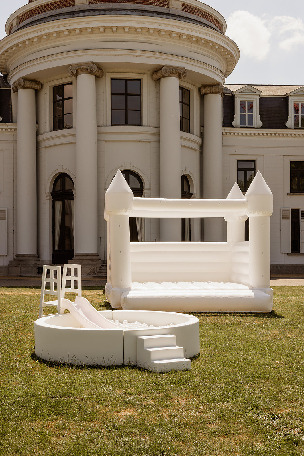 Softplay "Ballenbad" incl. wit springkasteel